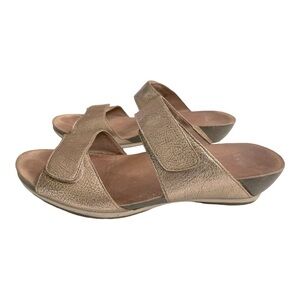 Dansko Vienna Metallic Gold Nappa Sandal size 41 ( 10.5- 11 US )